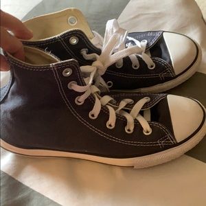 Converse size 3
